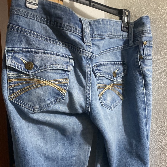 The breakfast club T-shirt & Decree tattered edge jeans - Picture 3 of 14